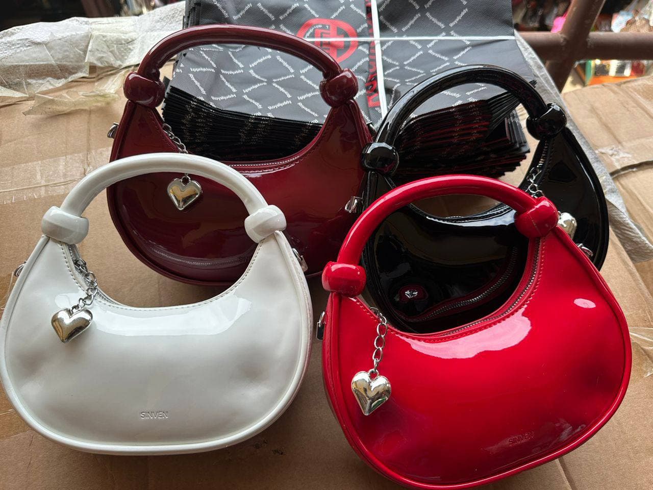 Glossy love bag